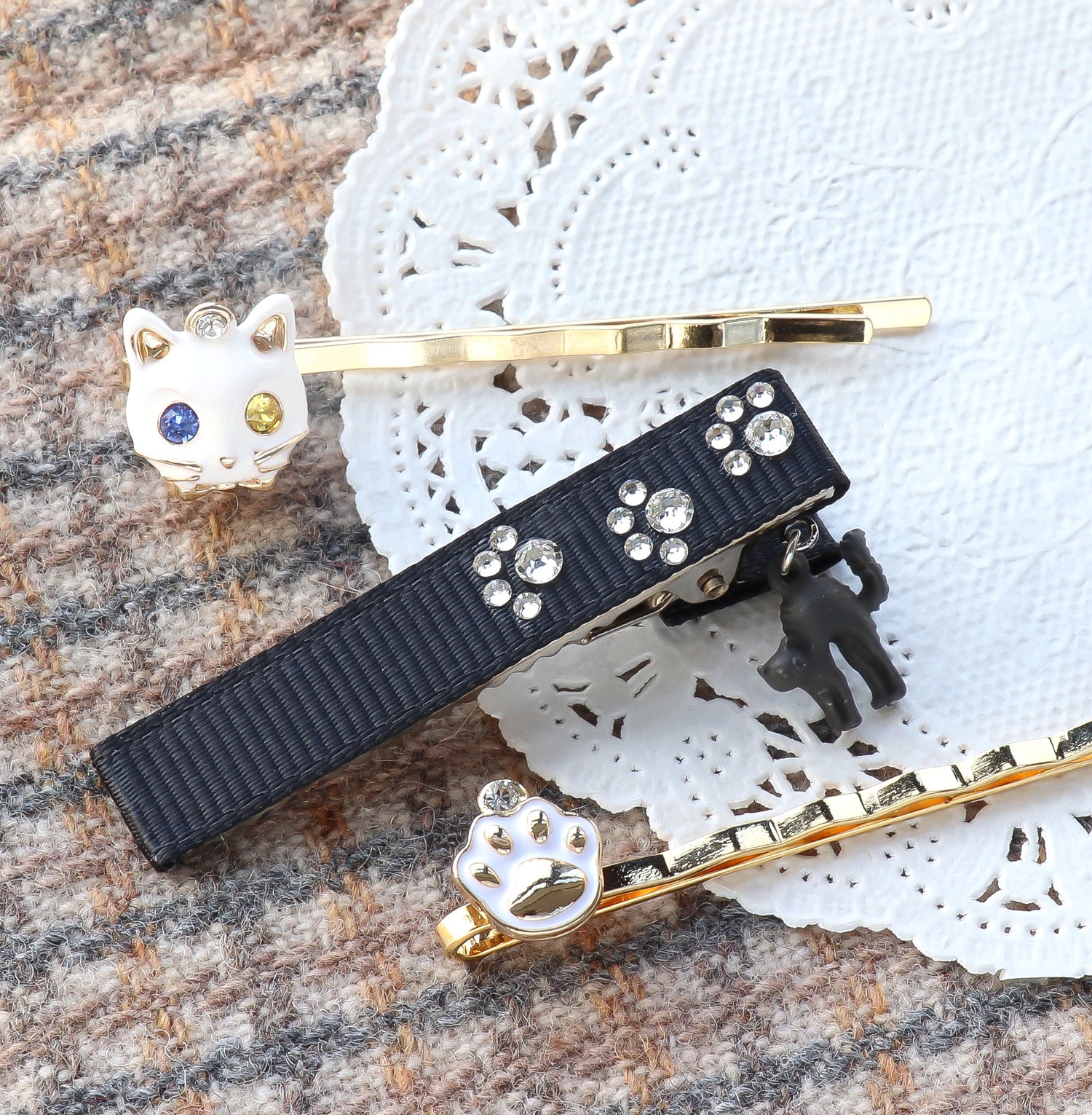 石座チャーム キャットフェイス　ブラック/G