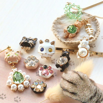 石座チャーム キャットフェイス　ブラック/G