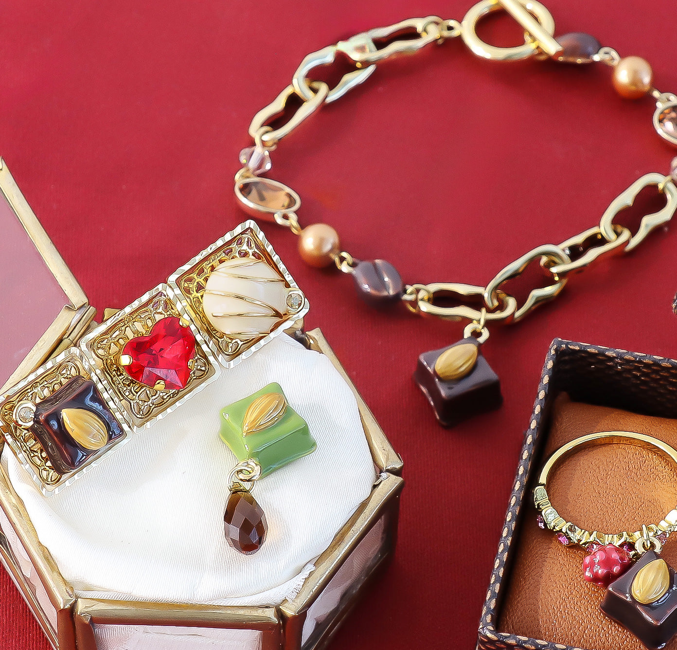 チャーム ボンボンショコラ スクエア　ブラウン/G