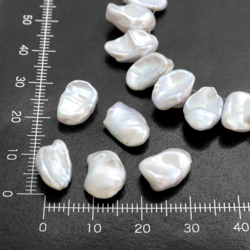 freshwater pearl petal white