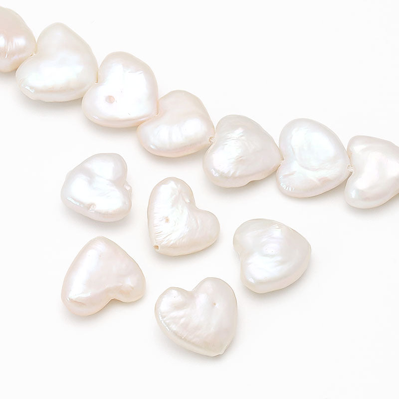 Freshwater pearl heart white