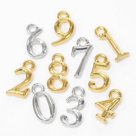Charm number small 0 gold