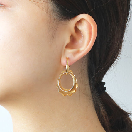 Earrings screw type hoop gold