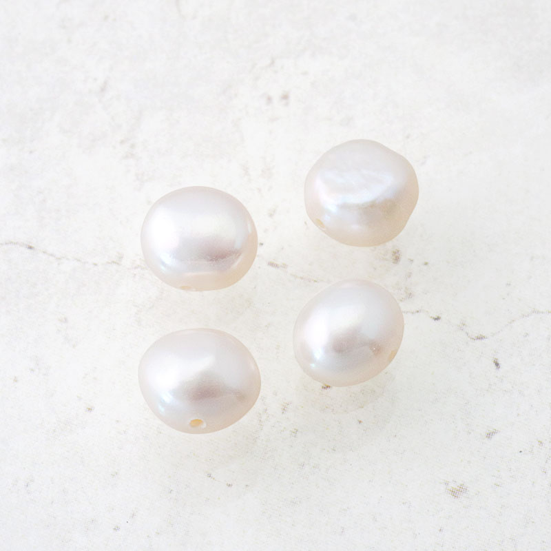 Freshwater pearl flat baroque white