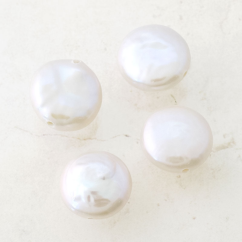 Freshwater pearl coin white