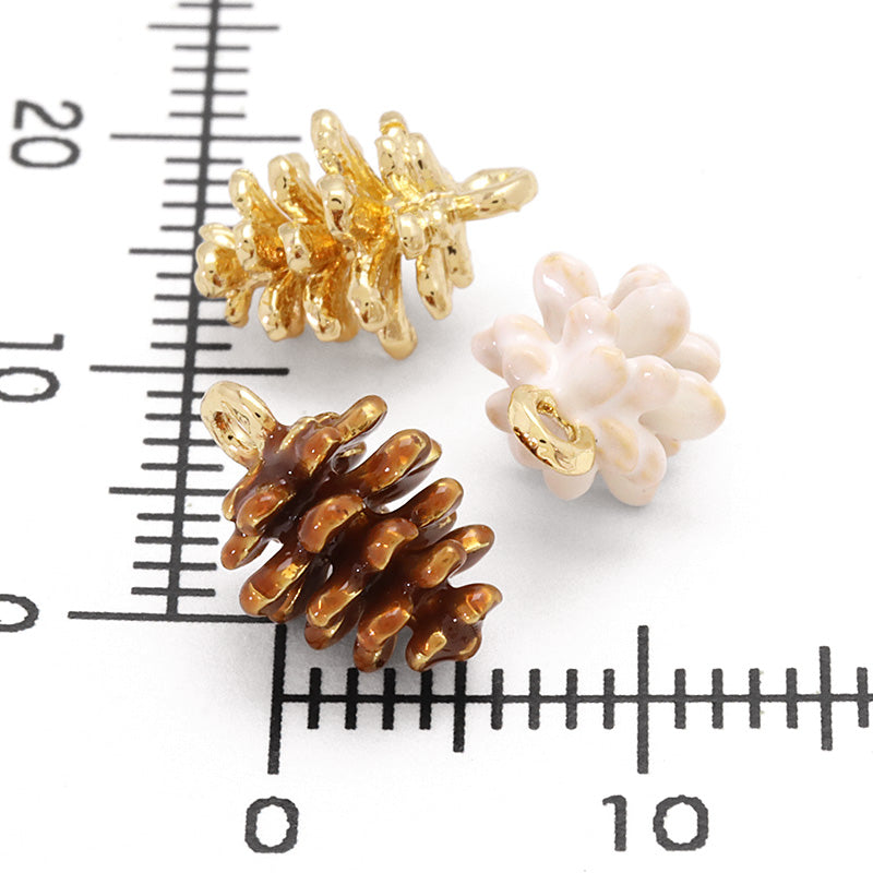 チャーム 松ぼっくり ゴールド – 貴和製作所オンラインストア