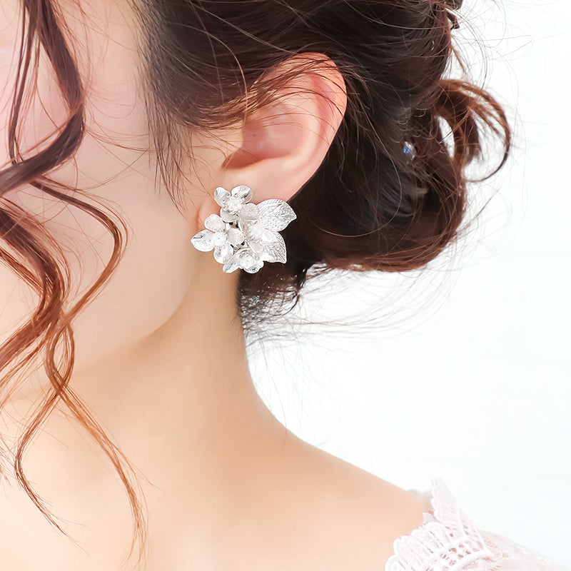 [KIWA BRIDAL] KBE-9 Hydrangea Earrings Gold