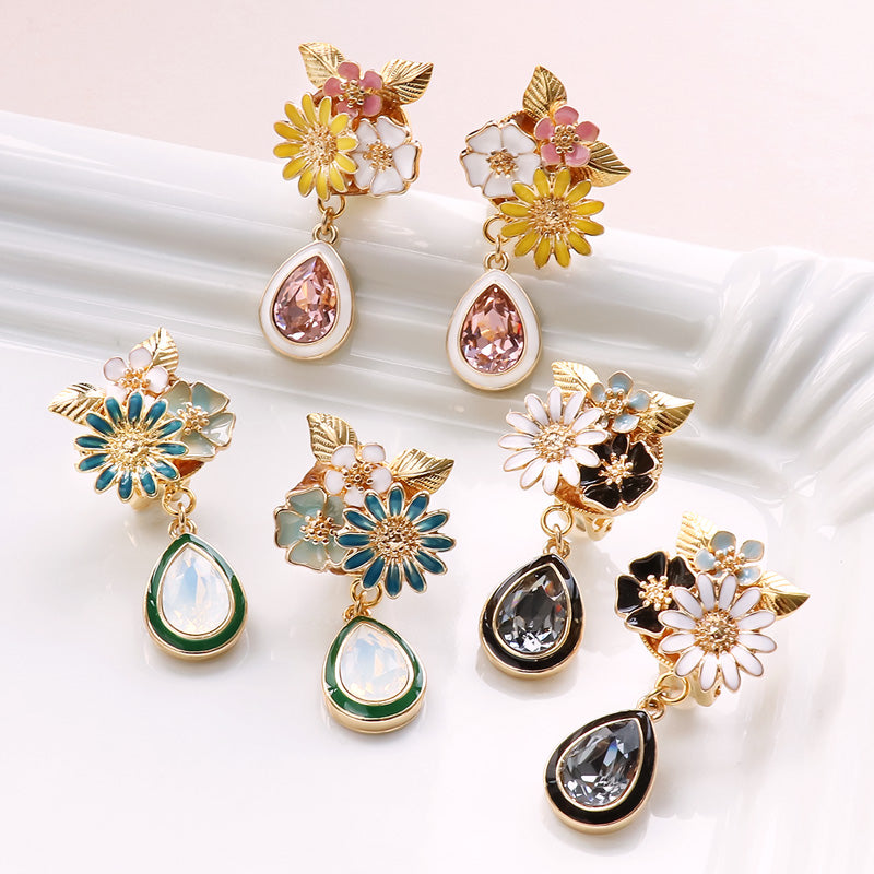 Recipe No.KR1081Kiwa crystalsAnd EpoBezelFlower earrings