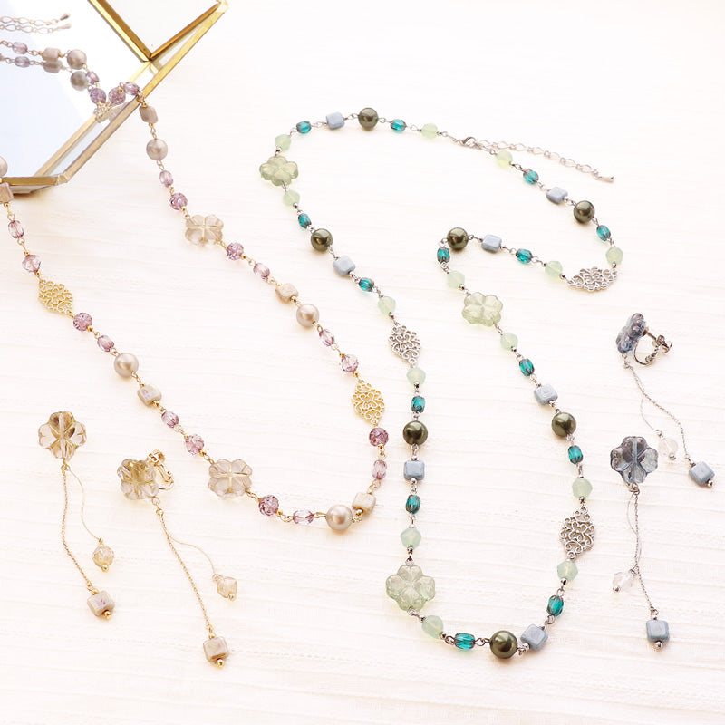レシピNo.KR1270　チェコビーズクローバーのアクセサリー2種