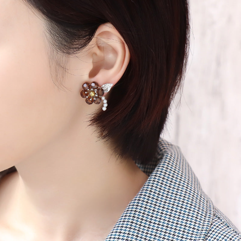 レシピNo.KR1282　貴和クリスタルのフラワーピアス