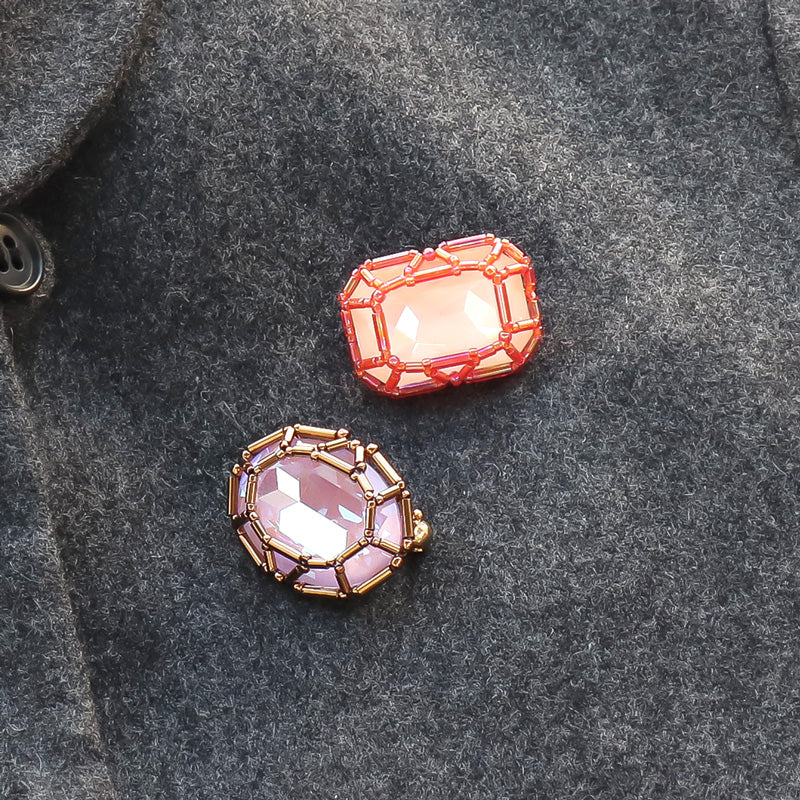 レシピNo.KR1302　貴和クリスタルの宝石編みブローチ2種