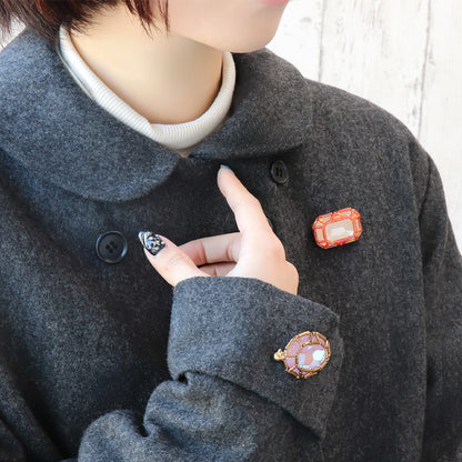 レシピNo.KR1302　貴和クリスタルの宝石編みブローチ2種