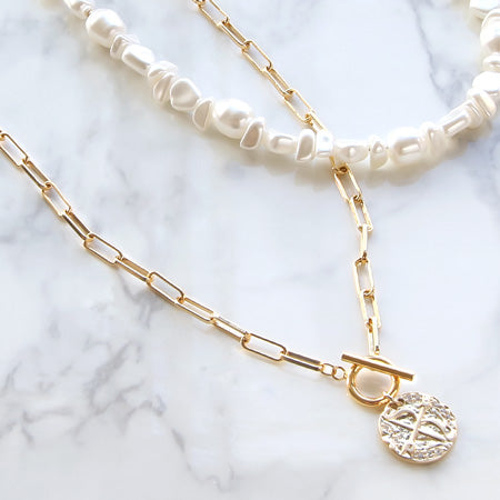 Recipe No.kr0255 Charm coin and resin pearl layered necklace