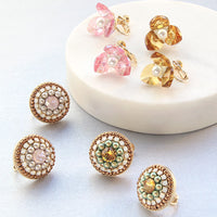 Recipe No.KR0461 2 types of Kiwa crystal antique-like earrings