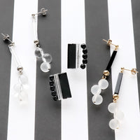 レシピNo.KR0859　ドイツ製アクリルのモノクロームイヤーアクセサリー2種