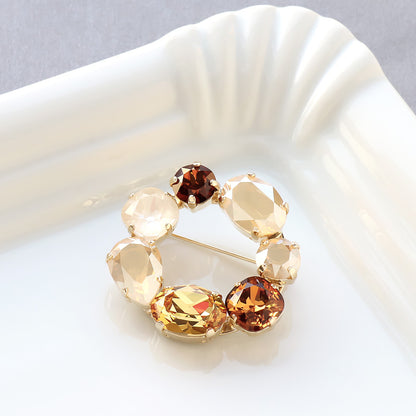 Recipe No.KR0868 Gold color brooch of Kiwa Crystal