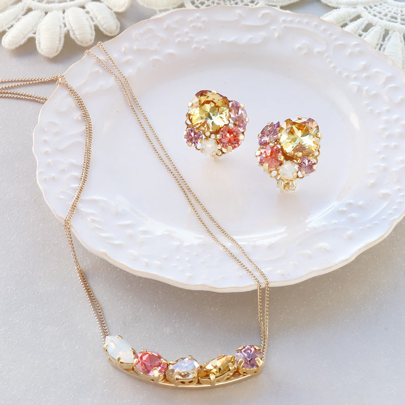 Recipe No.KR1064Kiwa crystalsTea color neck &amp; earrings