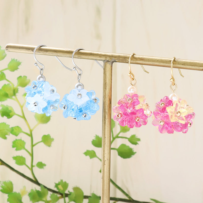 レシピNo.KR1198　ドイツ製アクリルのフラワーボールピアス
