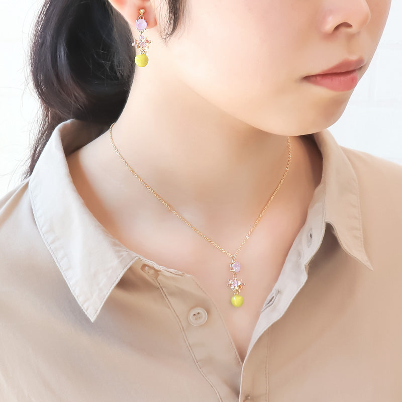 レシピNo.KR1247　秋チャームのグリーンアップルフラワーネック＆イヤリング