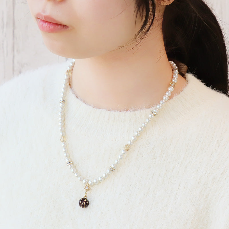 レシピNo.KR1319　チャームボンボンショコララウンドとパールのネックレス2種