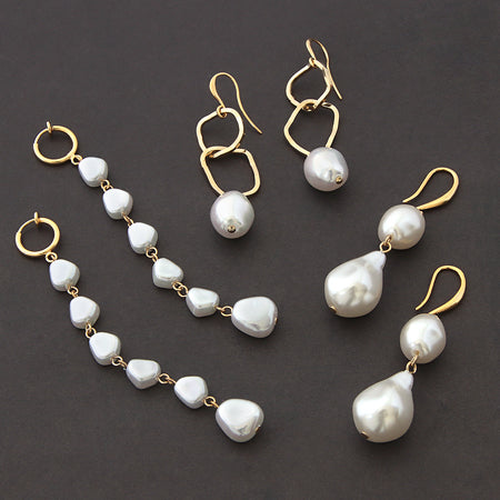 Resin pearl Baroque drop white ab
