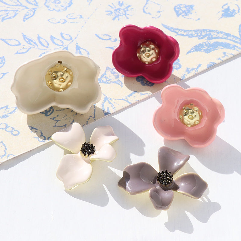 スペインチャーム 4弁花 裏カン付　グレー/MG
